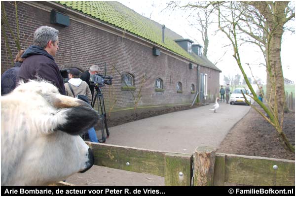 KIJK (2) https://www.familiebofkont.nl/images/2011/20110306-wl-gans-arie-bombarie-de-acteur-voor-peter-r-de-vries-600.jpg